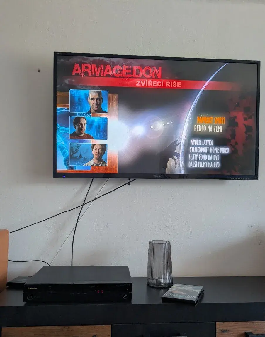 Pioneer DVR-560HX s ovladačem
