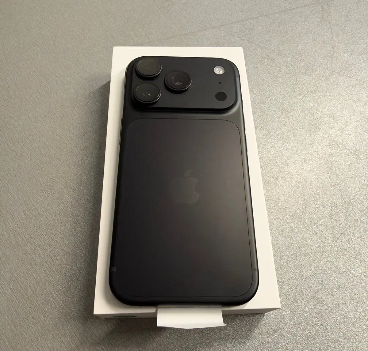 iPhone 18 Pro 512GB černý, pouze rozbalený, nepoužitý