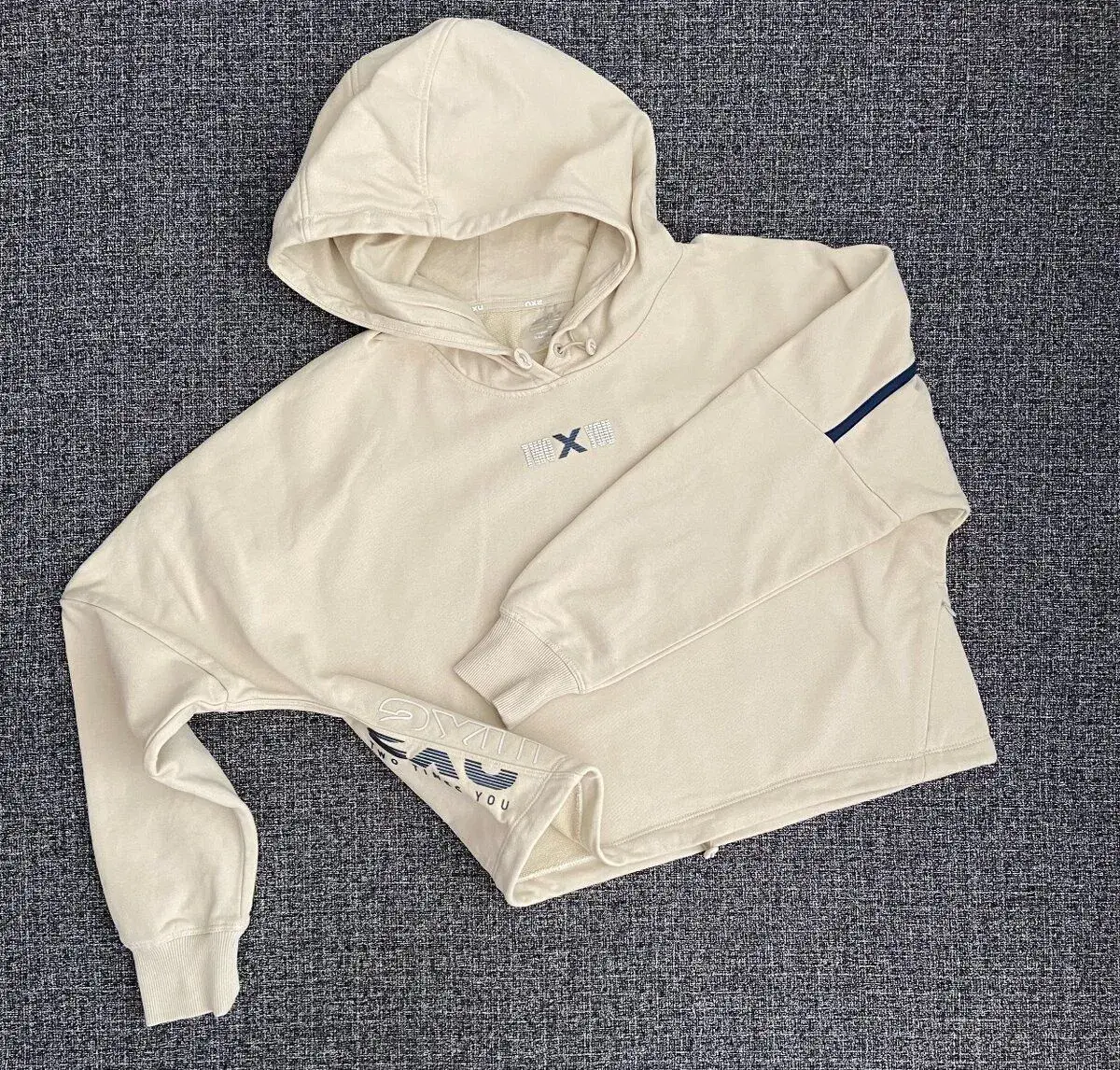 Dámská crop mikina 2XU s kapucí vel. 36 XS. Nová