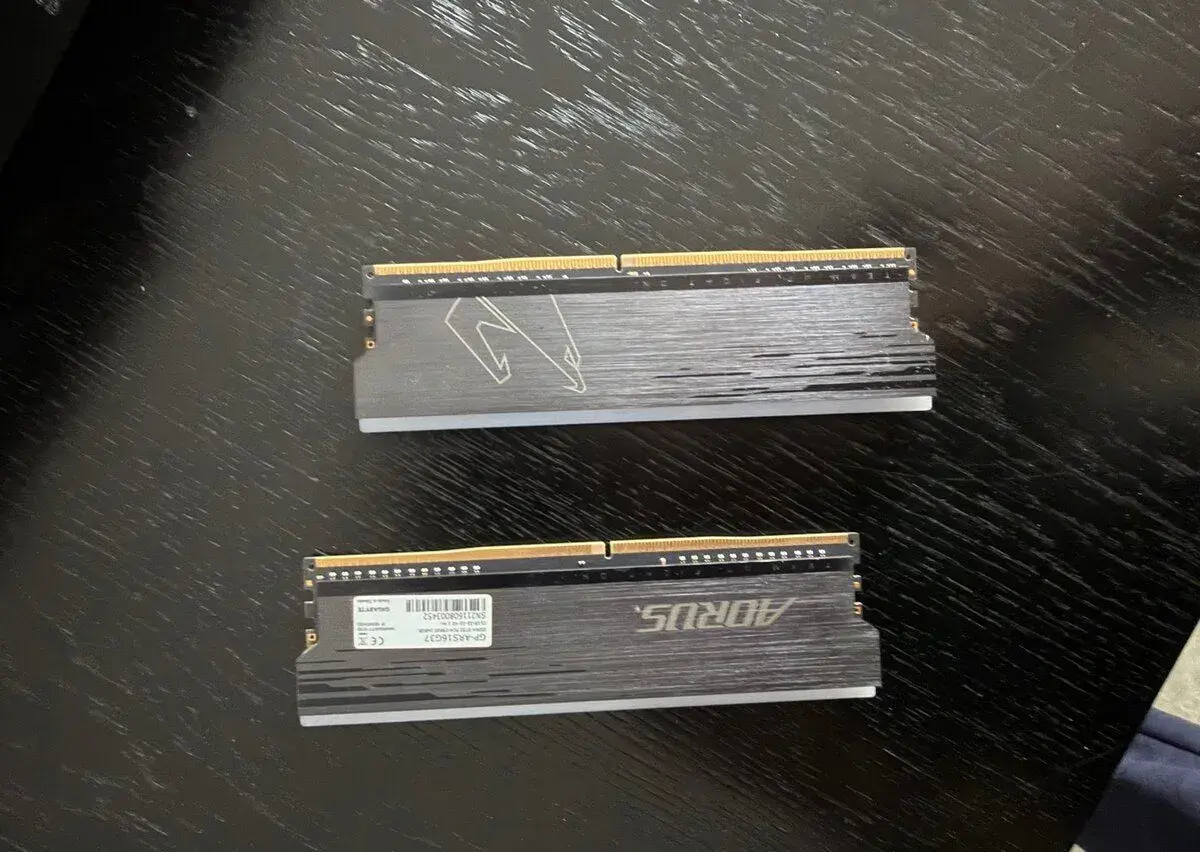 GIGABYTE AORUS RGB 16GB DDR4 3733MHz CL18 (2x8GB)