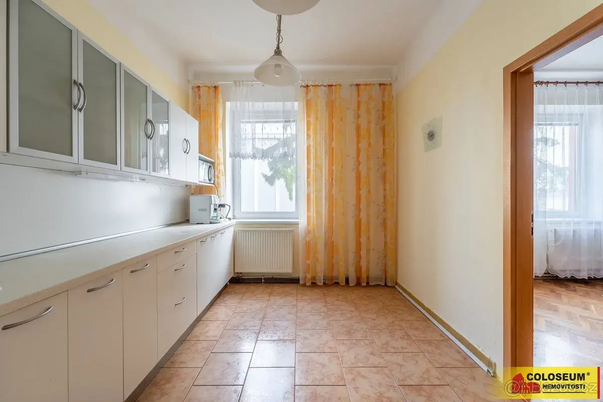 Břeclav, byt DB 3+1 95 m², sklep, v blízkosti centra - byt