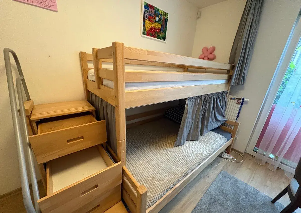Dětská postel horní palanda + schody se šuplíky
