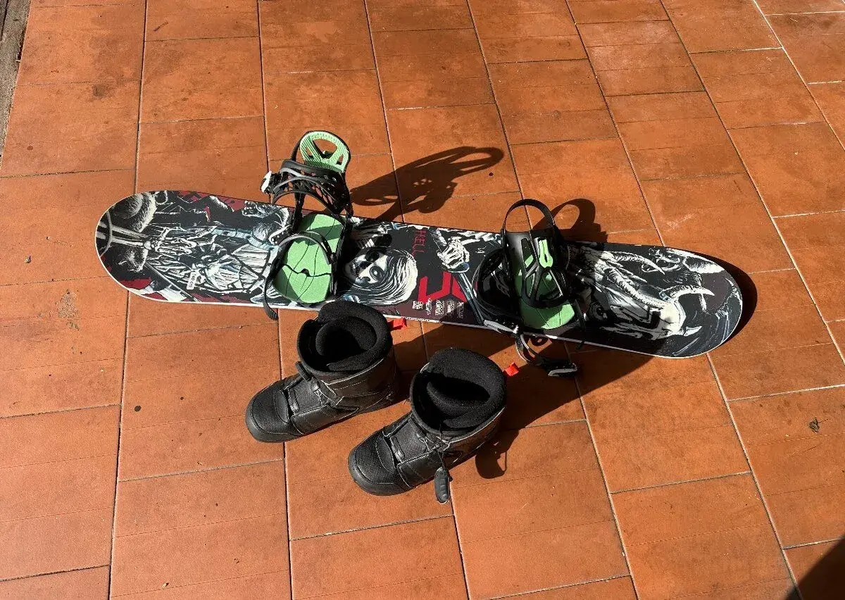 Dětský snowboard 140cm a boty 26,5