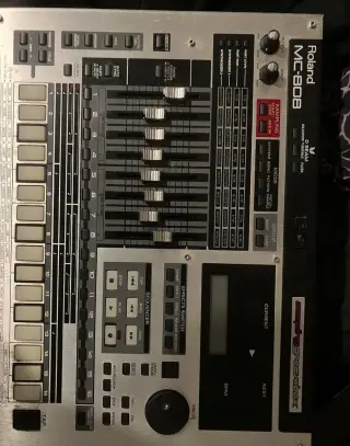 Roland groovebox mc 808