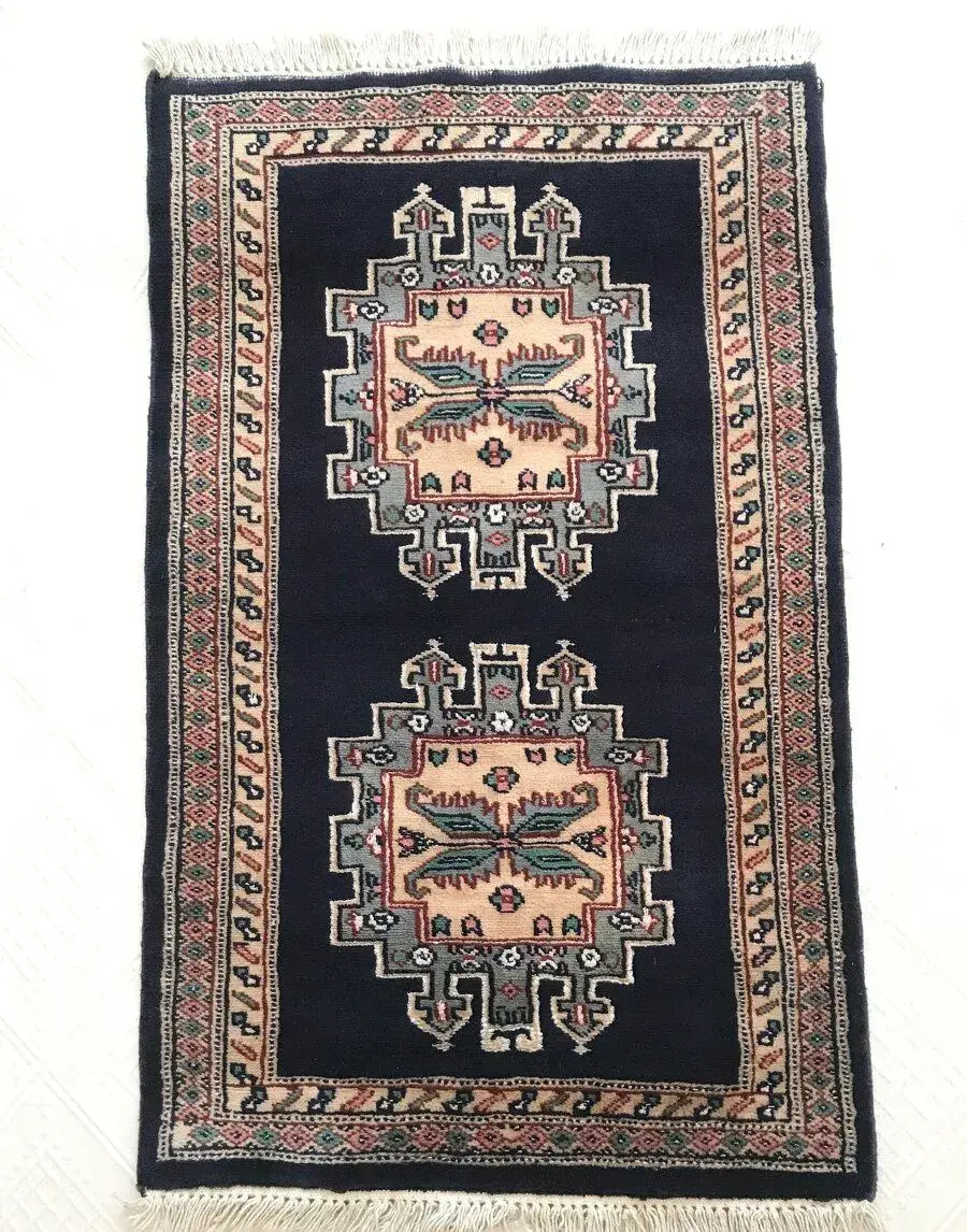 Ručně vázaný vlněný koberec Pakistán (Kazak design), 63×108