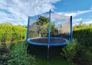 MEGA TRAMPOLÍNA 4,30 m průměr používaná ihned k odvozu