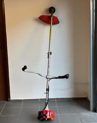 Benzínový křovinořez HECHT 128 BTS