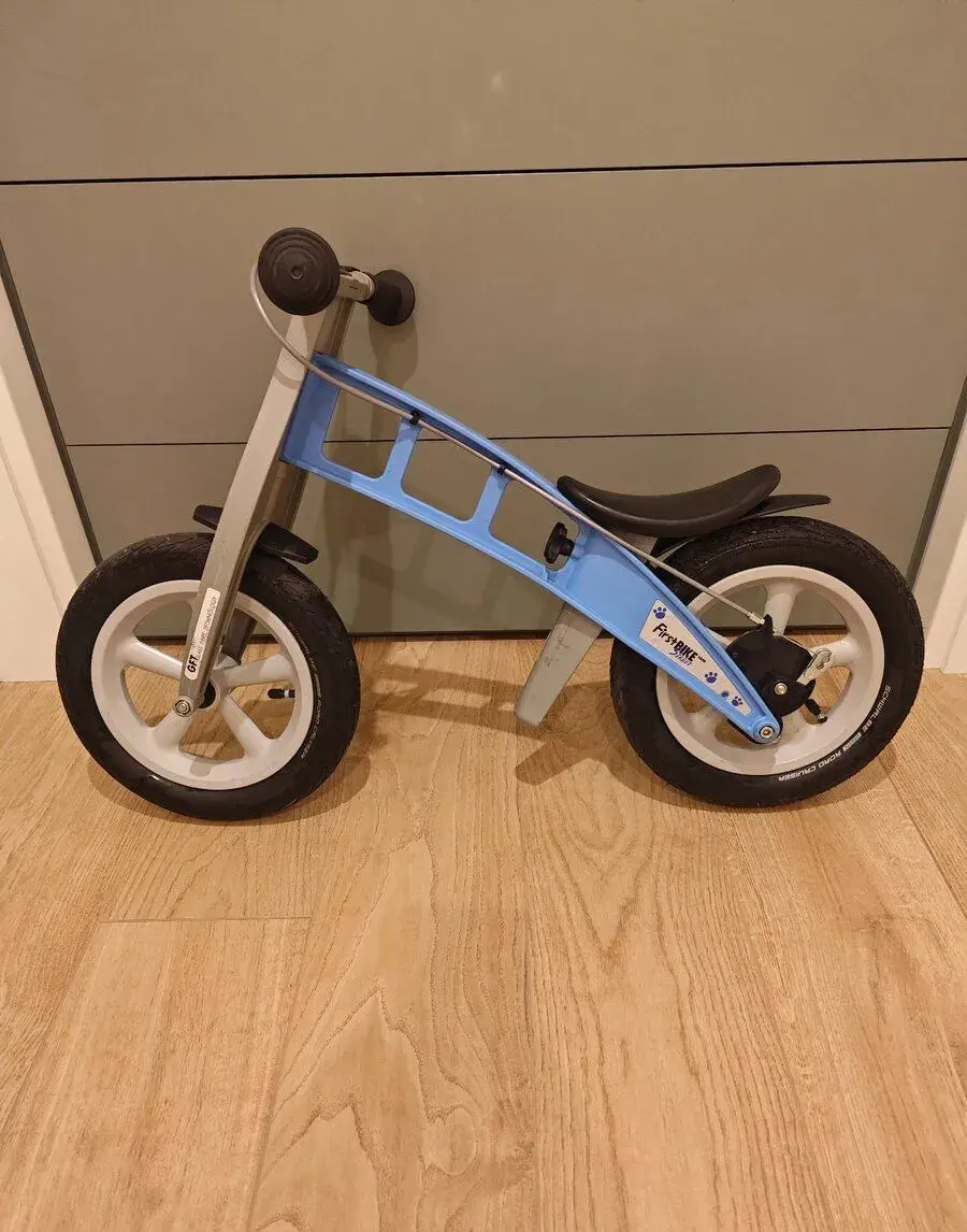 FirstBIKE Street s brzdou – modré (vynikající stav)