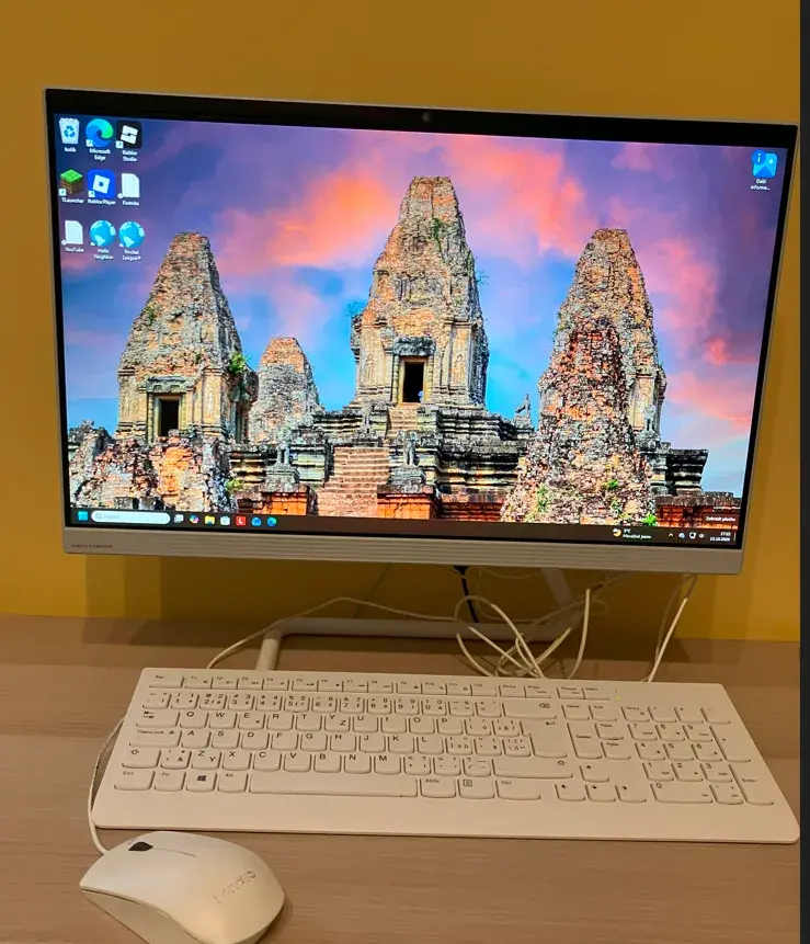 PC Lenovo All-In-One, 21.5" FHD, 8 GB RAM,
