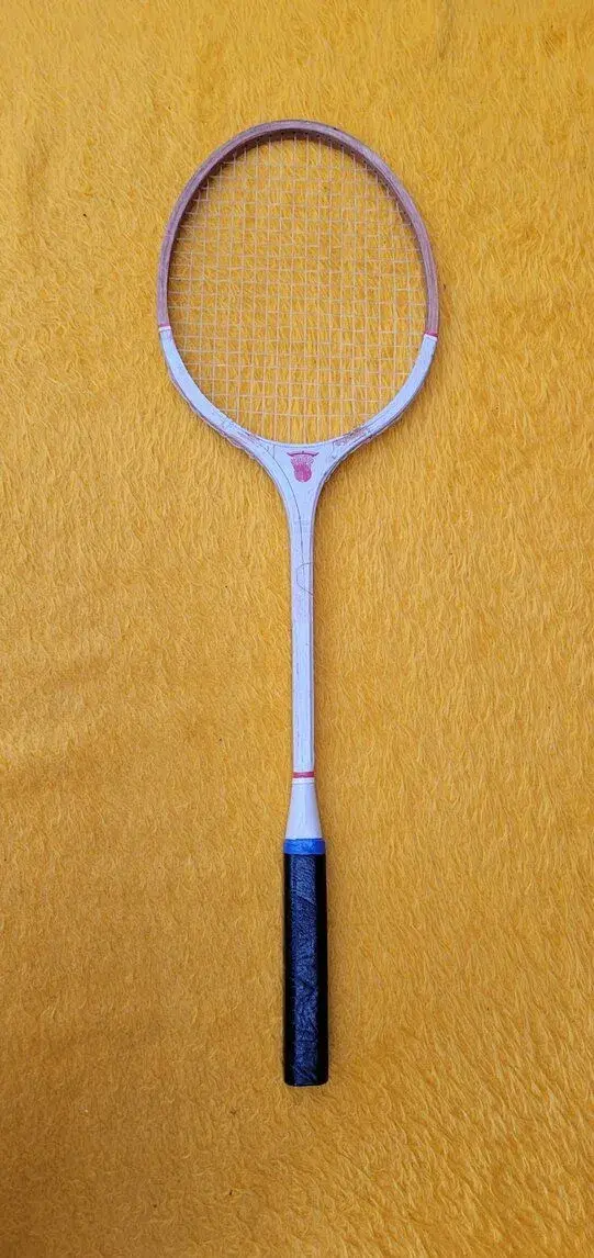 Badmintonová starší raketa