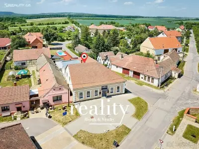 Prodej penzionu s restaurací a vinným sklepem, Lukov