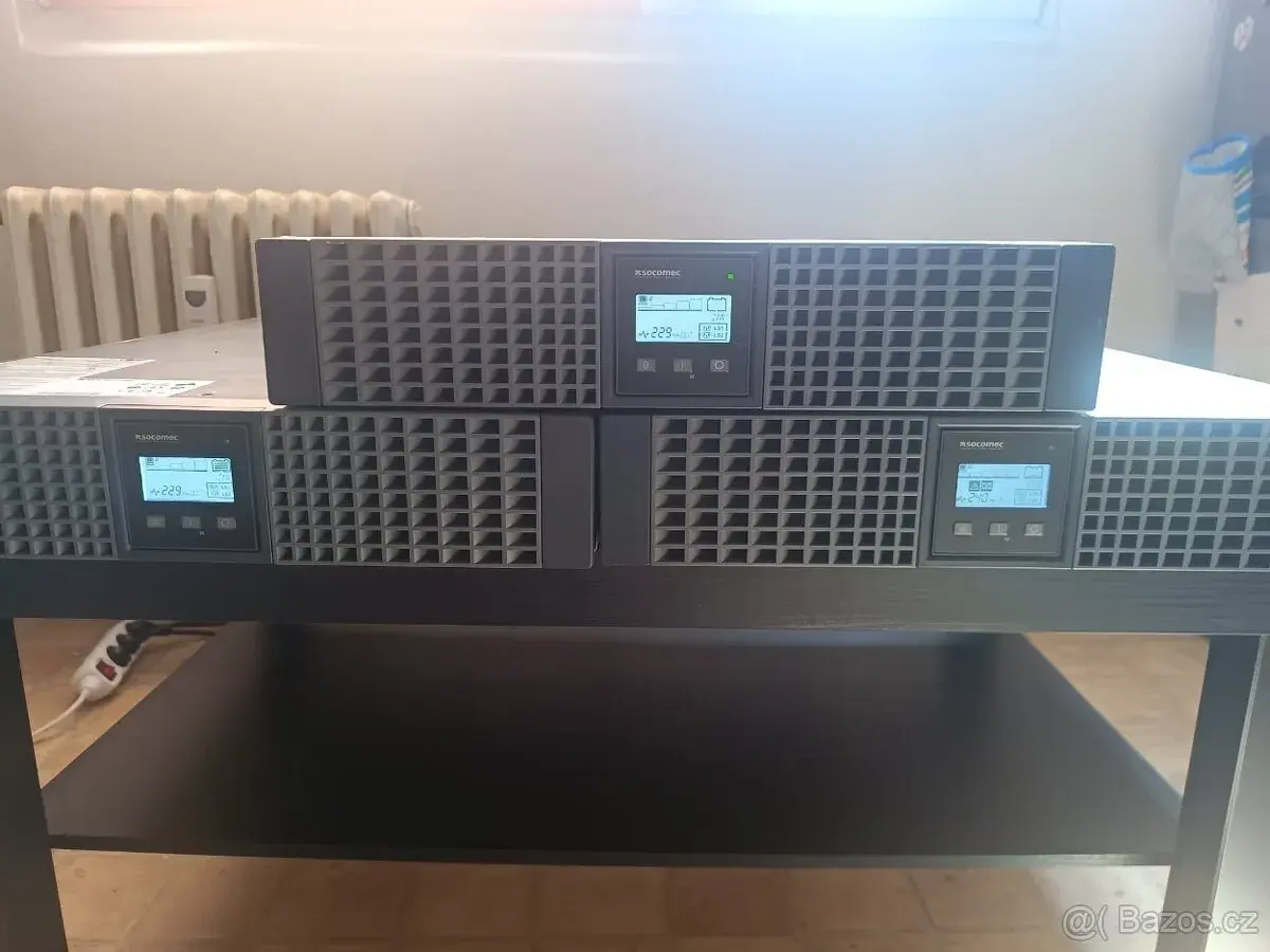 Záložní zdroje UPS Socomec NRT2-U3300 (slabé baterie)