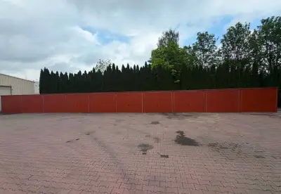 Pronájem zastřešeného garážového stání