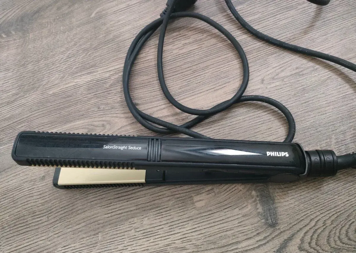 Žehlička na vlasy Philips Salon Straight Seduce