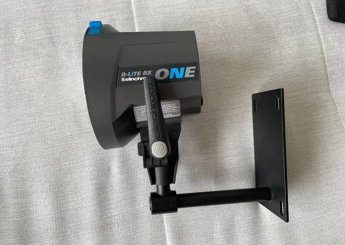 2× studiový držák světla na zeď / strop s čepem 16 mm
