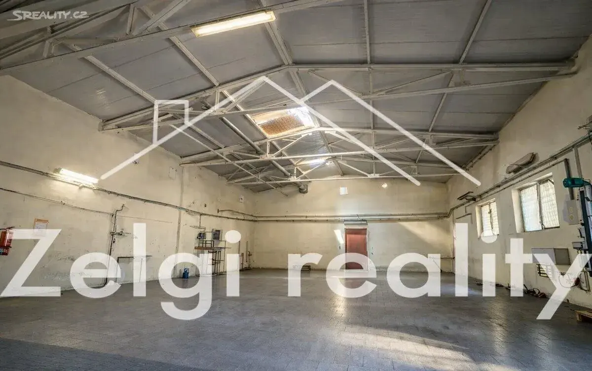 Zděná hala 298 m² - Hustopeče - Skladování a lehká výroba