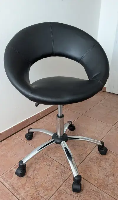 Otočná židle VAIO černá/černý šev
