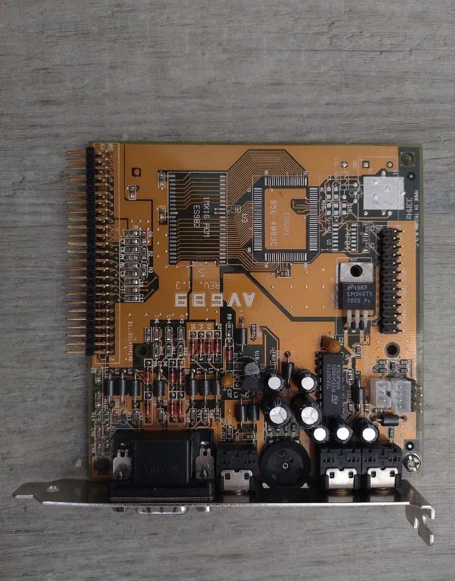 Zvuková/VGA karta AV689 - Asus deska