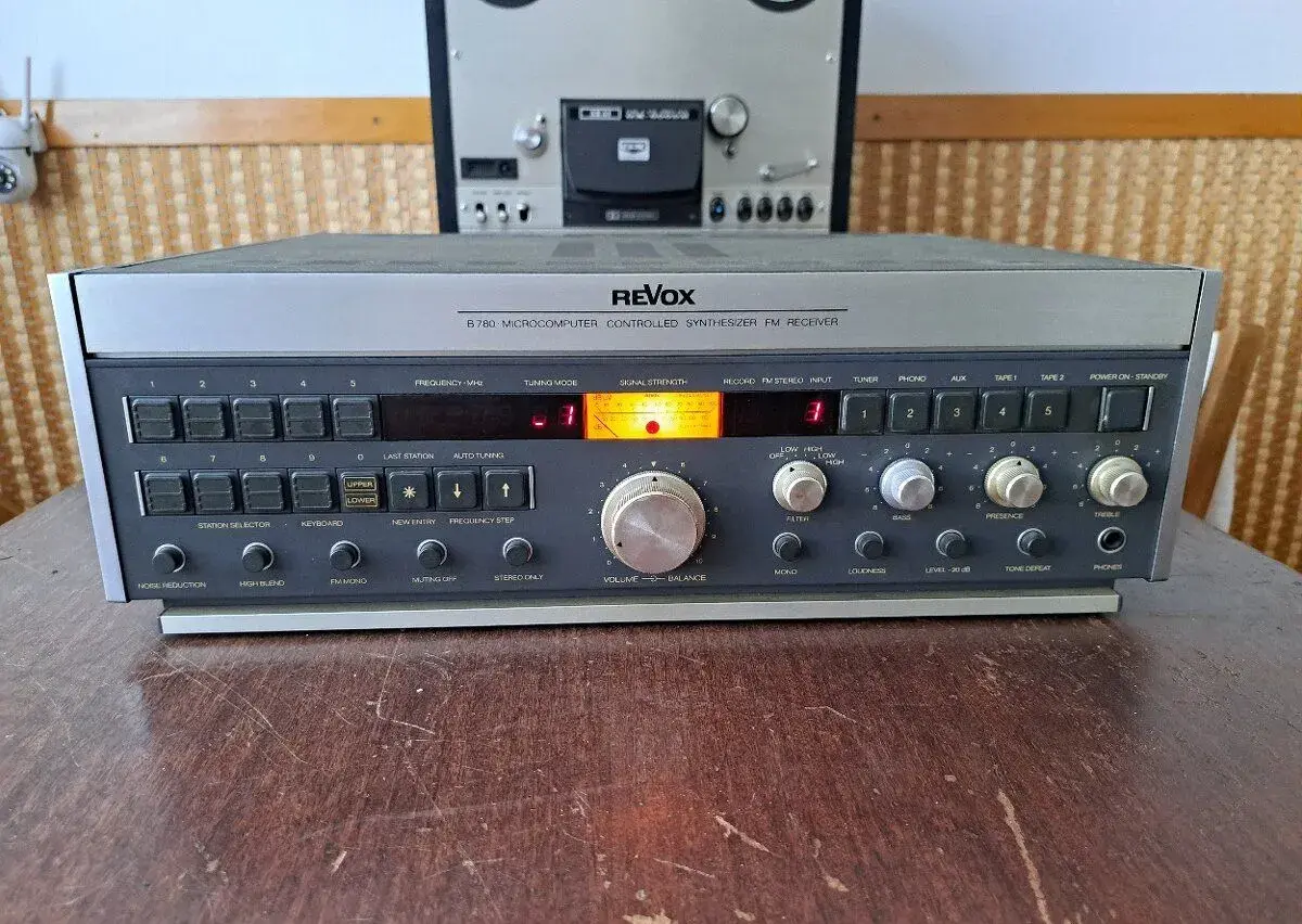 Receiver REVOX B-780 stav