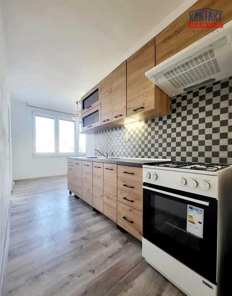 Pronájem zrekonstruovaného bytu 2+1 s balkónem, ulice Větrná