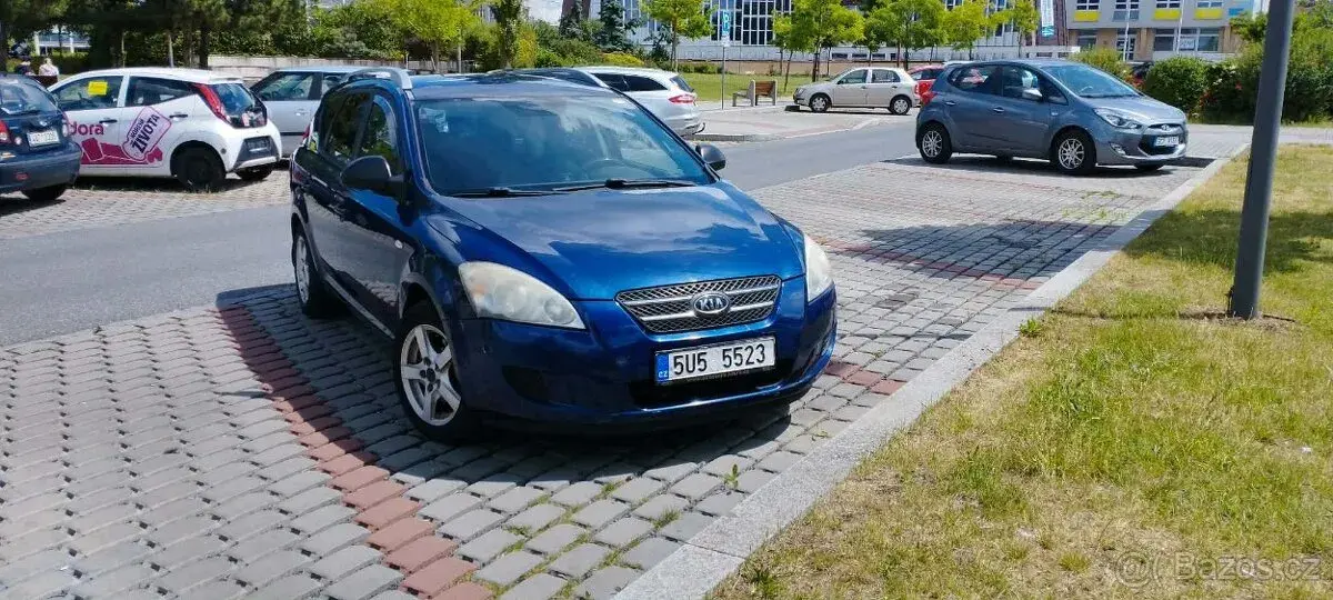 Kia Ceed – 2009, 330 km