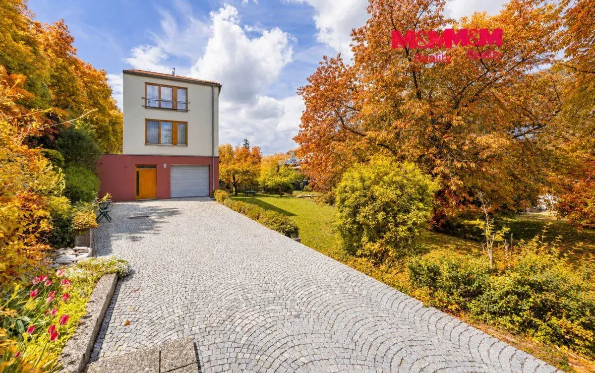 Prodej rodinného domu, 230 m², Praha, ul. V Šáreckém údolí