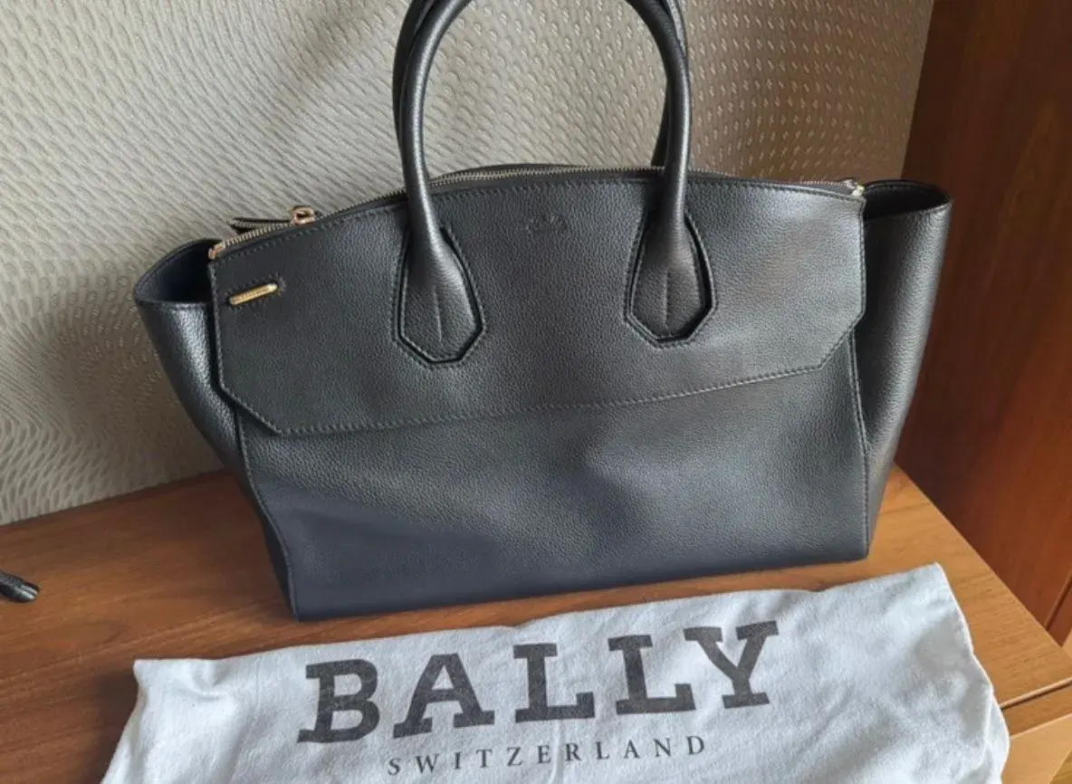 Kožená kabelka zn.Bally.