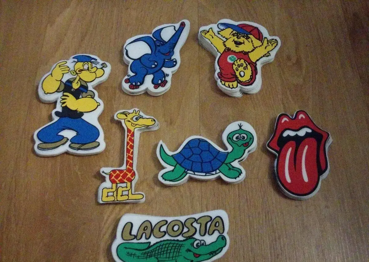 Nažehlovací záplaty - různé motivy.