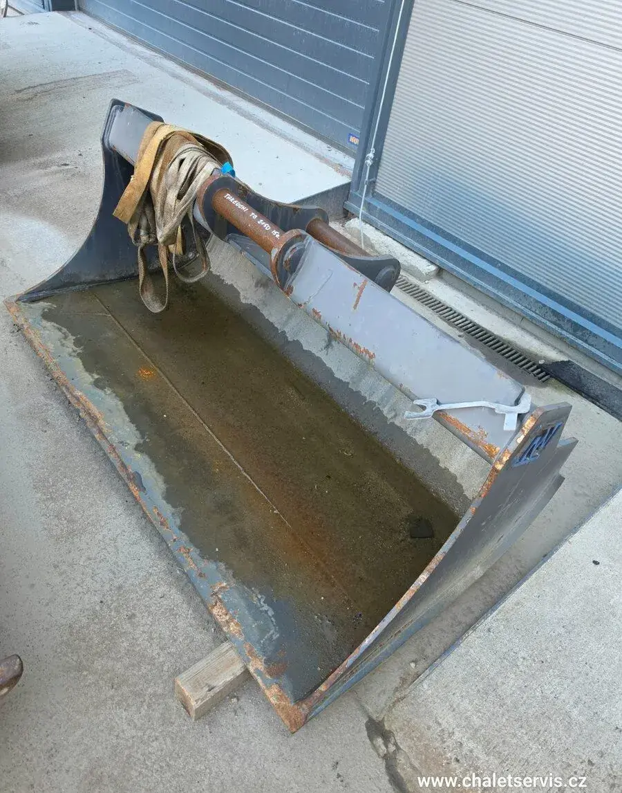 Nová svahovací lžíce, šířka 1.800 mm
