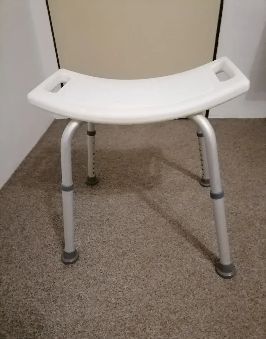 Sprchovou židli