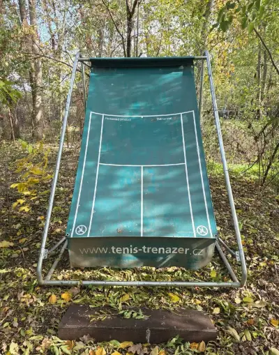 Tenisový trenažér