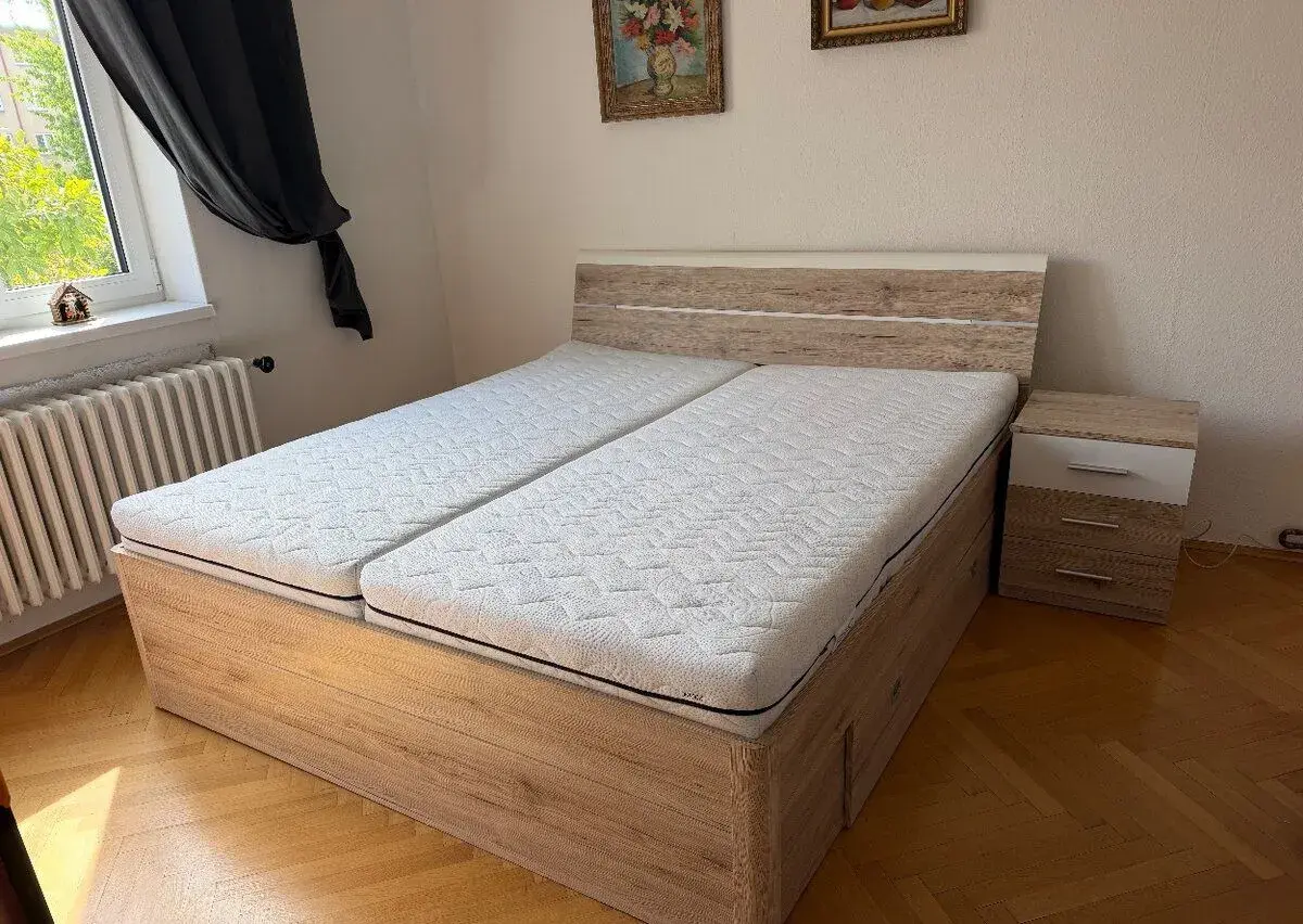 Posel a matrace, rok staré. 180x200cm