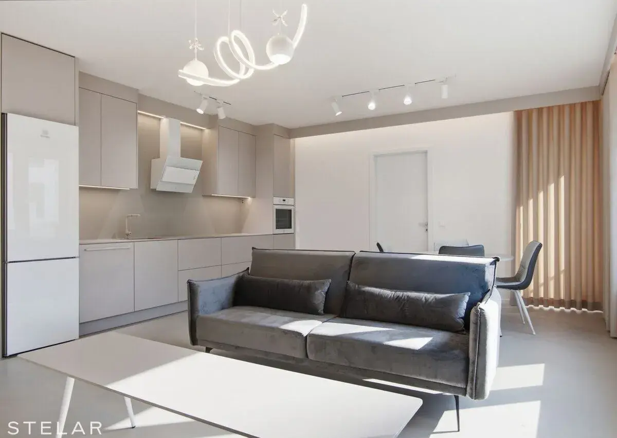 Pronájem kancelářského prostoru 2+kk s lodžií, 70 m² - Rezid