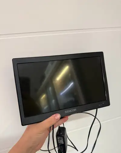 Přenosný LCD televizor Sencor, do karavanu-kamionu
