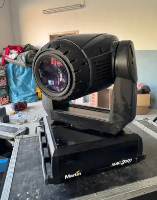 Martin MAC 2000 profile