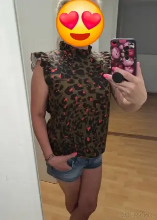 Halenka v top stavu vel. M