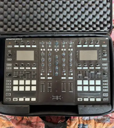Traktor Kontrol S8 – ukončená výroba,vlajková loď