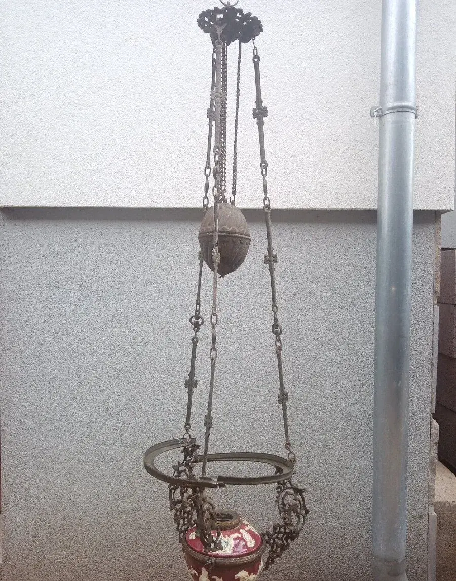 Starožitná petrolejová lampa