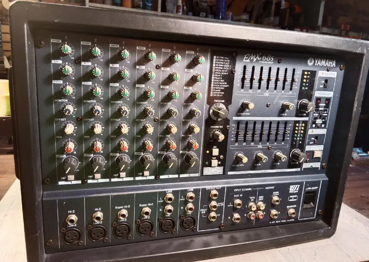 Powermix Yamaha EMX68 s