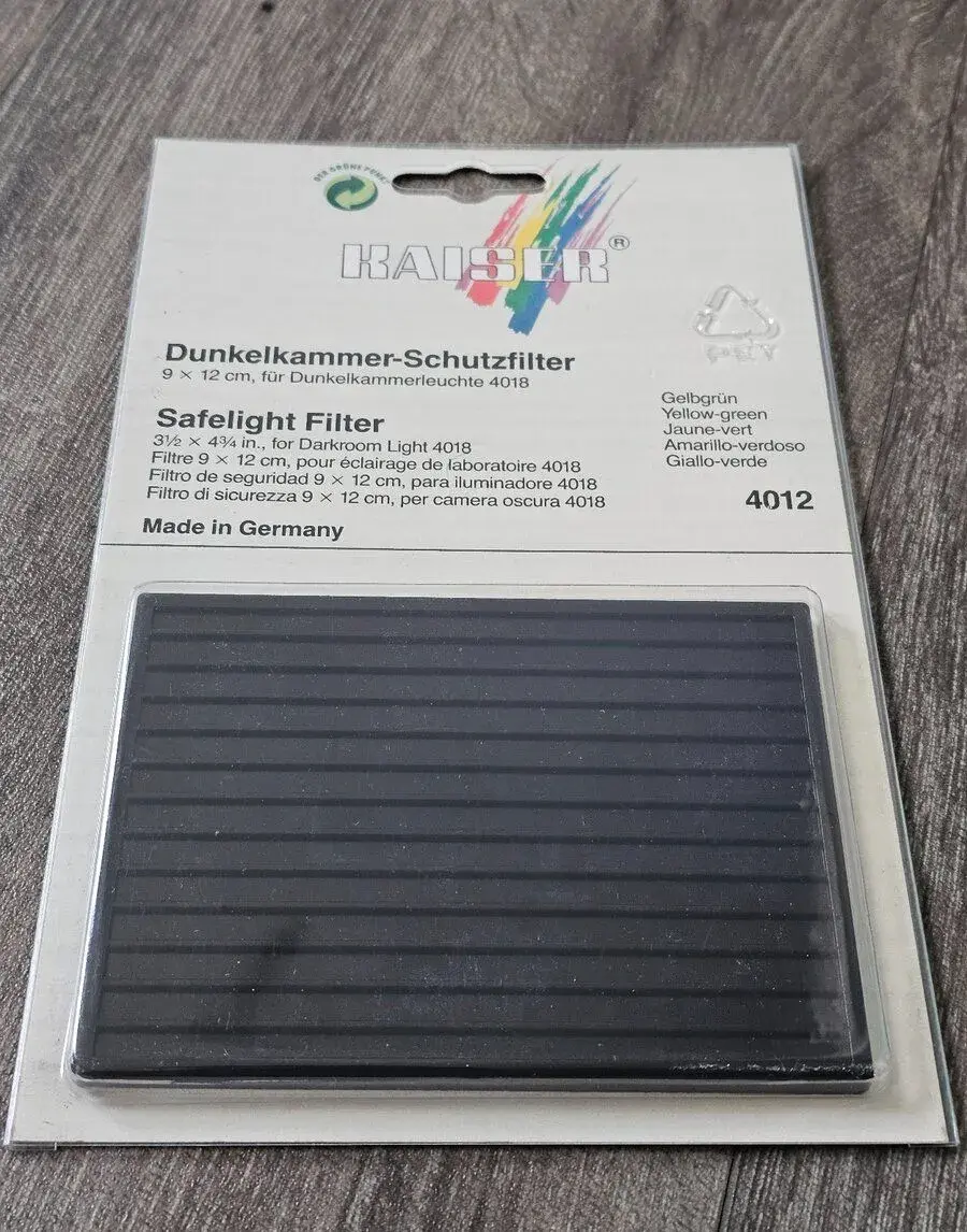Temnokomorový filtr Kaiser 4012