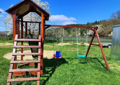 Zahradní dětský domeček