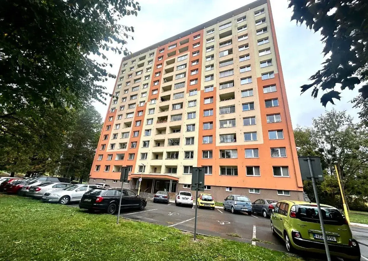 Pronájem bytu 1+1, 40m2 s balkonem - Otrokovice