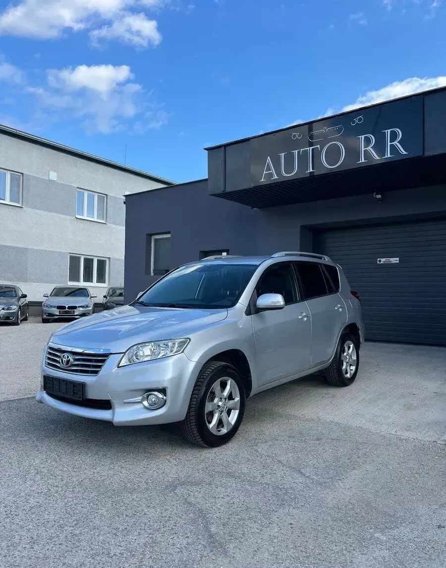 Toyota Rav4 – 2011, 215 705 km