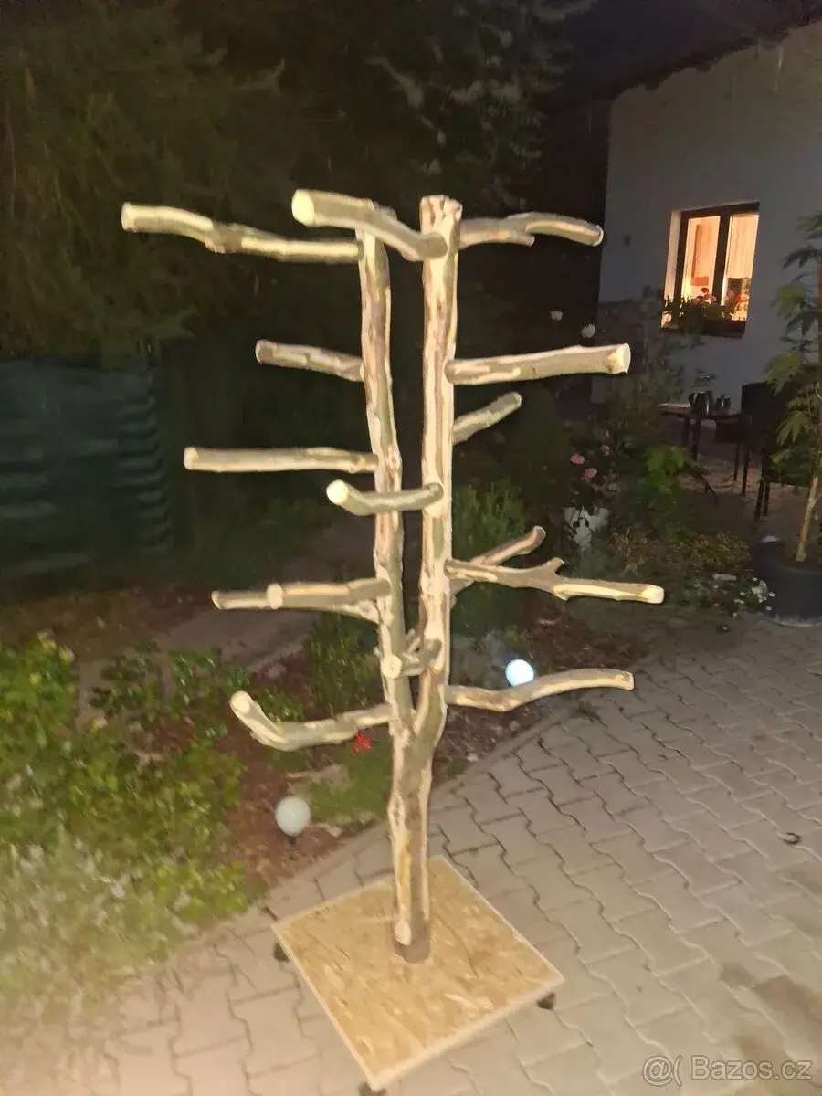 Ptačí strom pro papoušky na zakázku