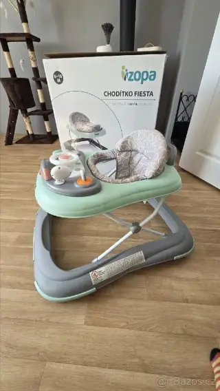 Dětské chodítko, s hrací deskou