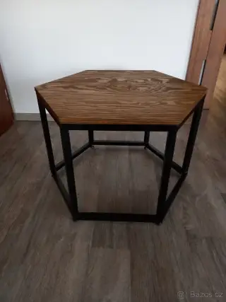 konferenční stolek