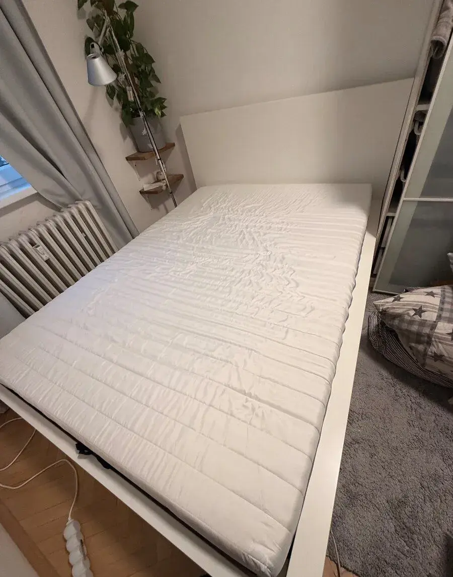 Manželská postel IKEA