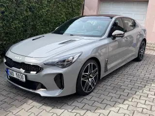 Kia Stinger – 2022, 150 000 km