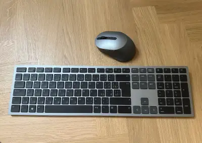 Dell KM7321W – bezdrátová klávesnice a myš, CZ