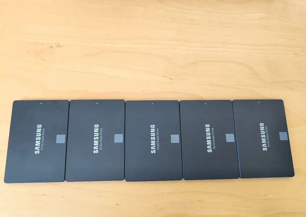 5x Samsung 870 EVO 500 GB